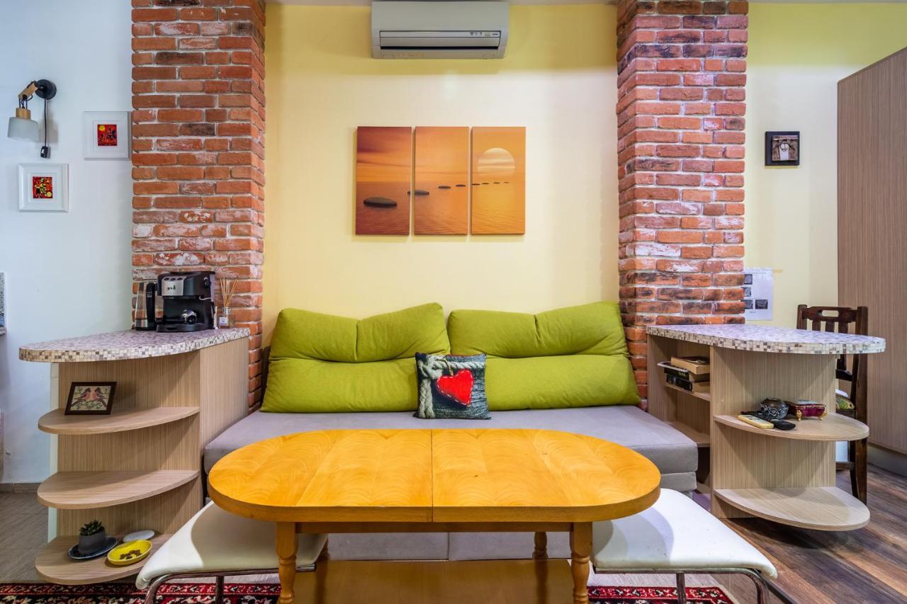 Barcelona Colorful Central Studio W Green Backyard Sofia Luaran gambar